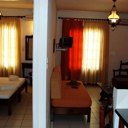 Hesperia Hotel Karlovassi Eksteriør bilde