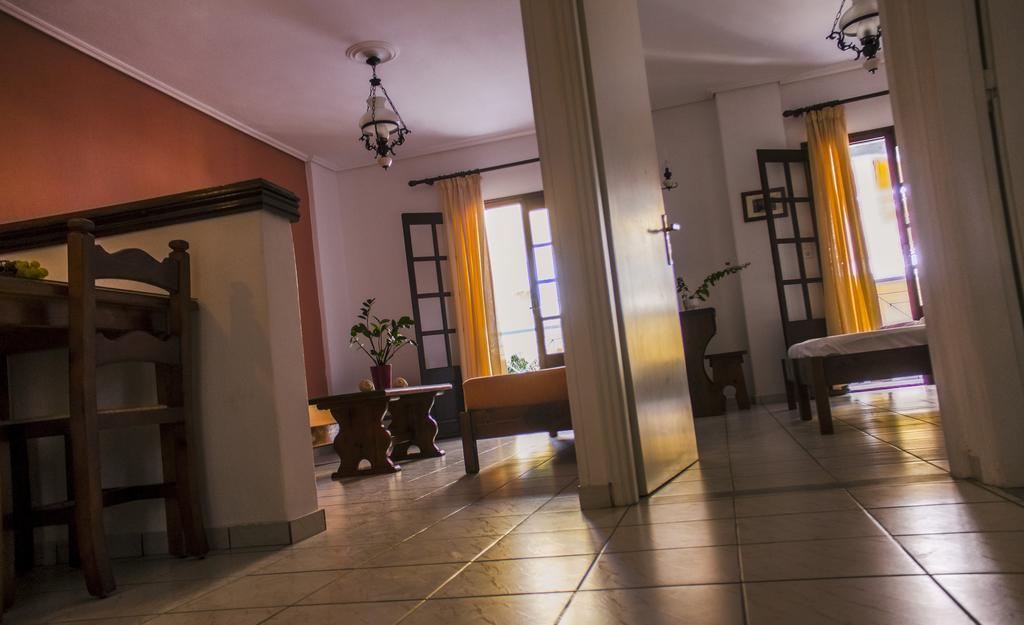 Hesperia Hotel Karlovassi Rom bilde