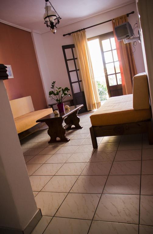 Hesperia Hotel Karlovassi Eksteriør bilde