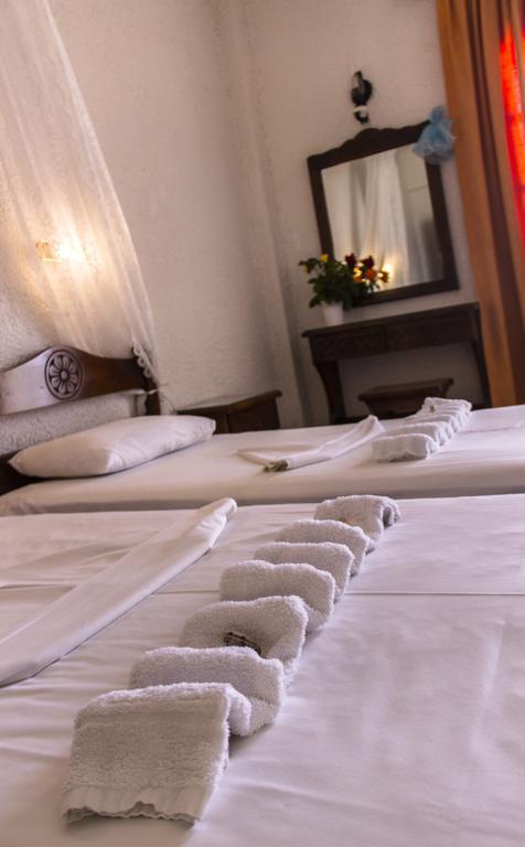 Hesperia Hotel Karlovassi Eksteriør bilde