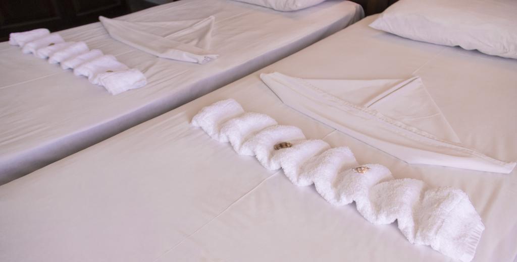 Hesperia Hotel Karlovassi Eksteriør bilde
