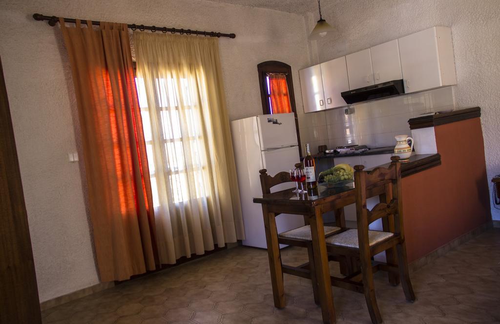 Hesperia Hotel Karlovassi Rom bilde