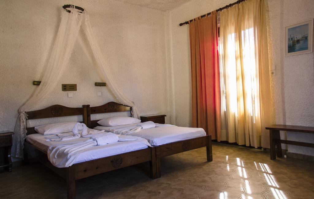 Hesperia Hotel Karlovassi Eksteriør bilde